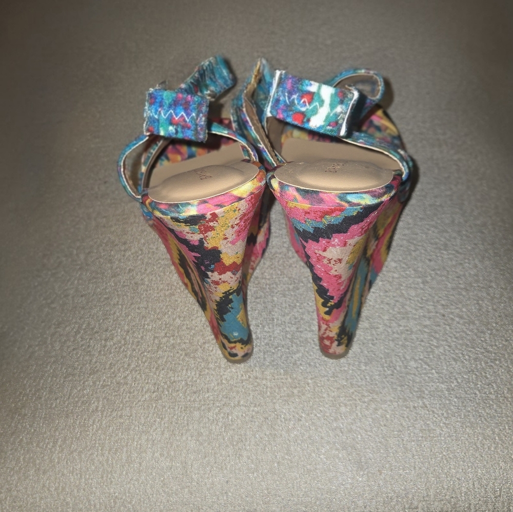 Colorful Women's Wedge Sandals - Picture 4 of 7